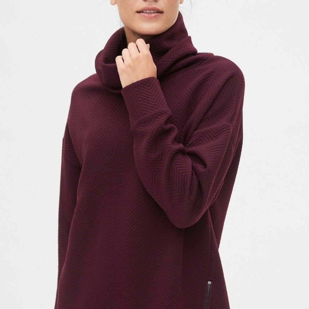GapFit Jacquard Funnel Neck Sweatshirt